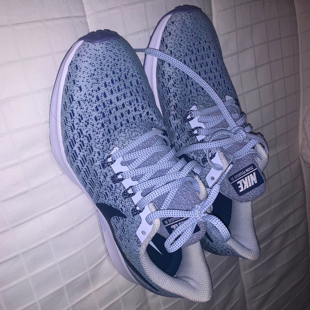 Nike Air Zoom Pegasus athletic shoes! Never worn!!